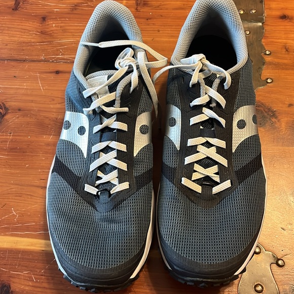 Saucony trail sneakers - Picture 2 of 5